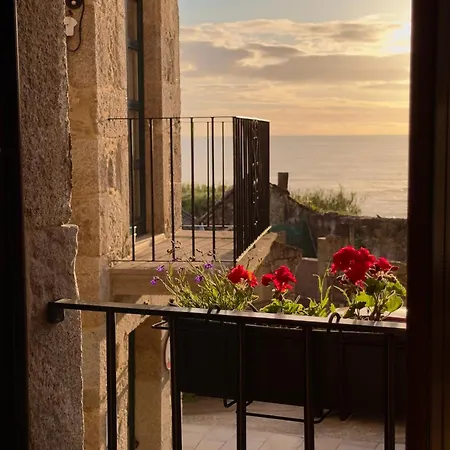 Teresa Caeiro Holiday home Oia